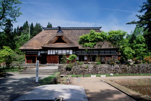 Niigata Sake Travel Recommendations < Cidade de Niigata Sake, Cidade de Uonuma, Cidade de Minami Uonuma, Cidade de Yuzawa, Cidade de Tokamachi, Cidade de Tsunan 1) Viagem de comboio.