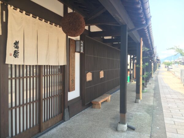 Niigata Sake Travel Recommendations < Cidade de Niigata Sake, Cidade de Uonuma, Cidade de Minami Uonuma, Cidade de Yuzawa, Cidade de Tokamachi, Cidade de Tsunan 1) Viagem de comboio.